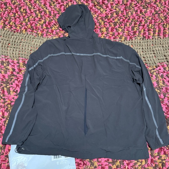 vitality prime windbreaker in midnight - Picture 2 of 11